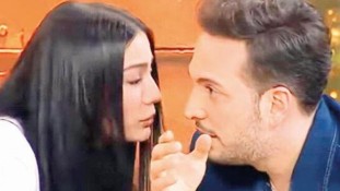 Demet Özdemir Oğuzhan Koç Aşkının İlk Fotoğrafı Geldi