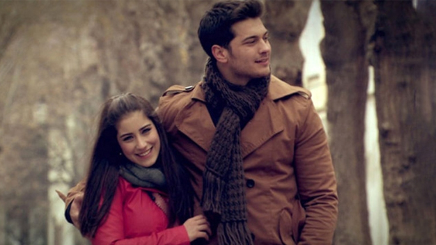 Çağatay Ulusoy ve Hazal Kaya yıllar sonra aynı dizide mi buluşuyor?