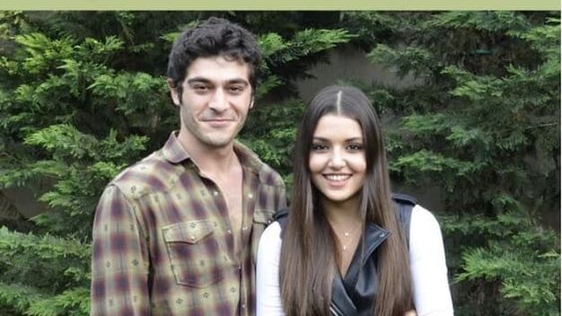 Hande Erçel ve Burak Deniz 5 yıl sonra aynı dizide!