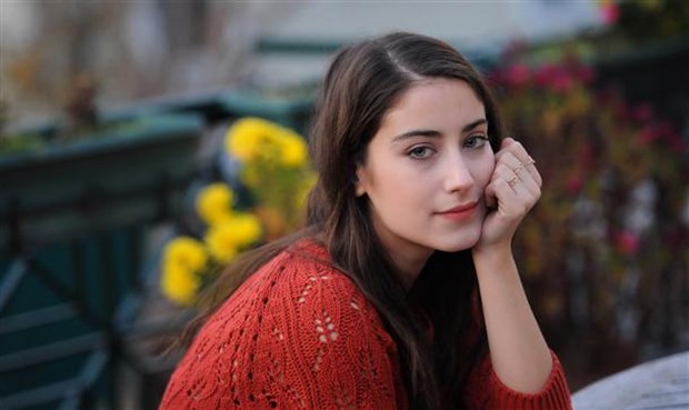 Hazal Kaya'nın yeni dizisi: Bizim Hikaye